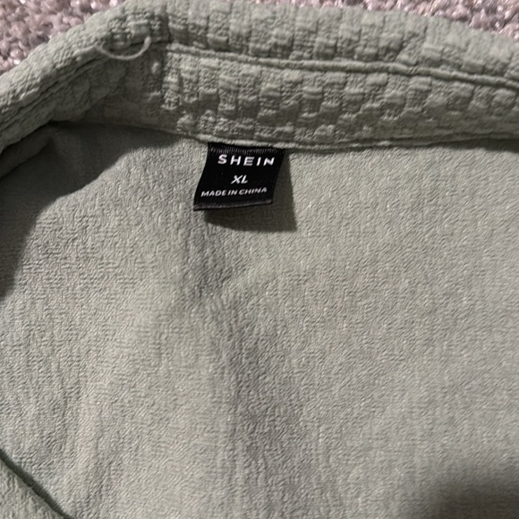 Green Textured Button-Up Shirt - Picture 2 of 2